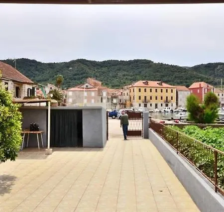 Three Bedded With An Outdoor Kitchen Apartamento Stari Grad (Hvar)