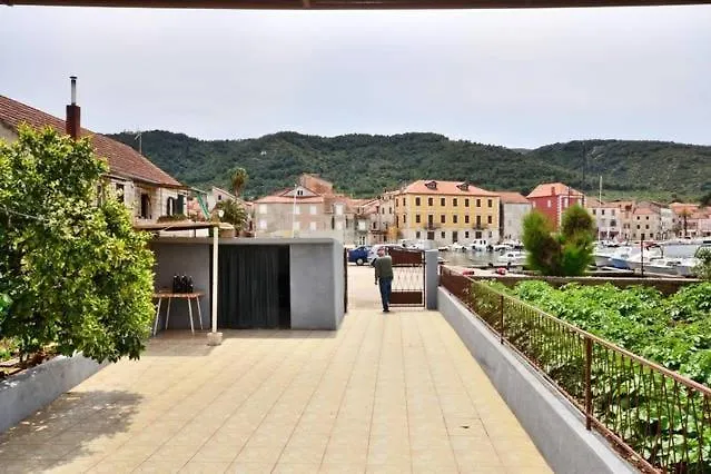 Three Bedded With An Outdoor Kitchen Apartamento Stari Grad (Hvar)